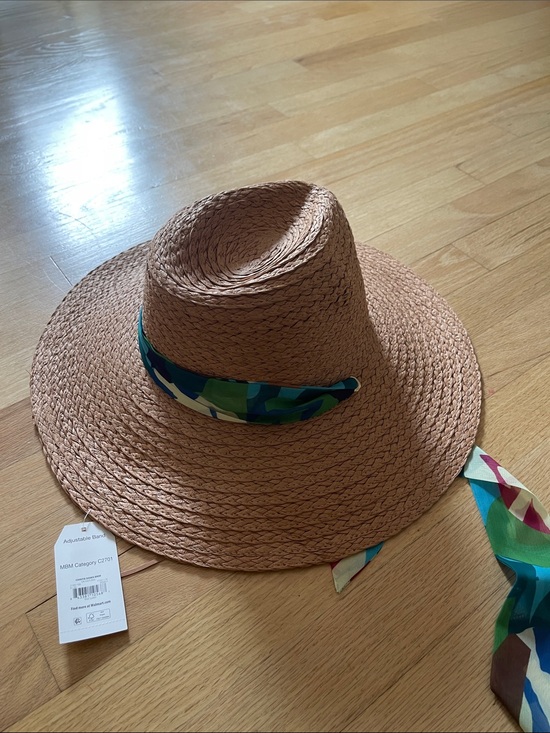 Accessories - NWT packable sun hat